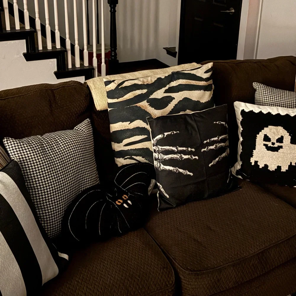 🆕Celebrate Bouclè Shaped Bat Accent Pillow